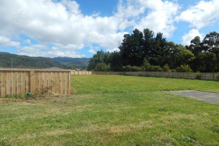 Photo of property in 1 Mckerrow Place, Featherston, 5710