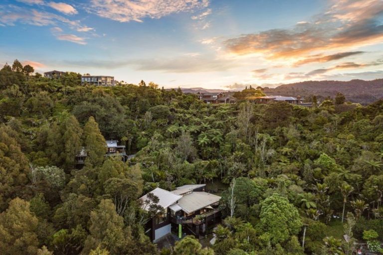 Photo of property in 215 Shaw Road, Titirangi, Auckland, 0604