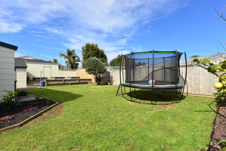 Photo of property in 19 Northview Lane, Nawton, Hamilton, 3200