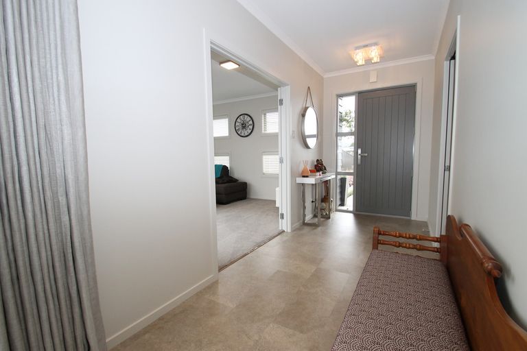 Photo of property in 16 Silver Springs Boulevard, Mosgiel, 9024