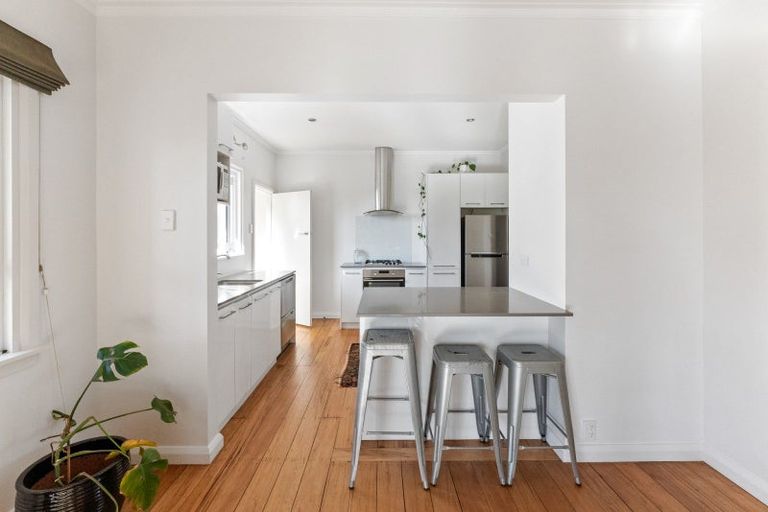 Photo of property in 384 Devon Street West, Lynmouth, New Plymouth, 4310