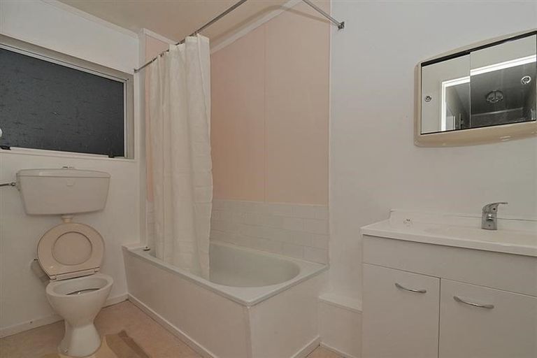 Photo of property in 6/192 Onepu Road, Lyall Bay, Wellington, 6022