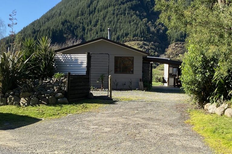 Photo of property in 39 Wakamarina Road, Canvastown, Havelock, 7178