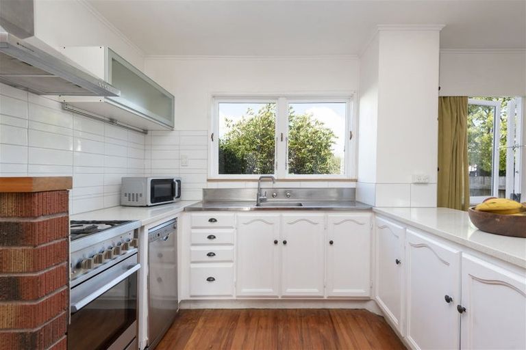 Photo of property in 39a Portadown Avenue, Pakuranga Heights, Auckland, 2010