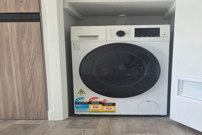 Photo of property in Unit 101, Level 1, 101/14 Laings Road, Hutt Central, Lower Hutt, 5010