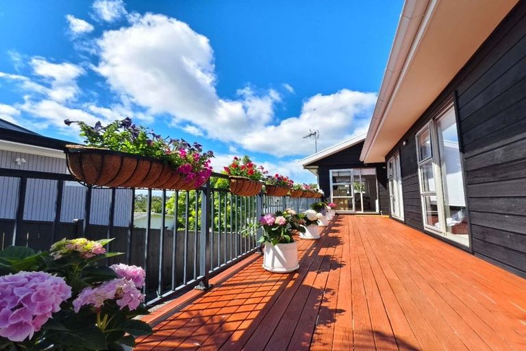 Photo of property in 4 Lynngate Place, Hillcrest, Auckland, 0627
