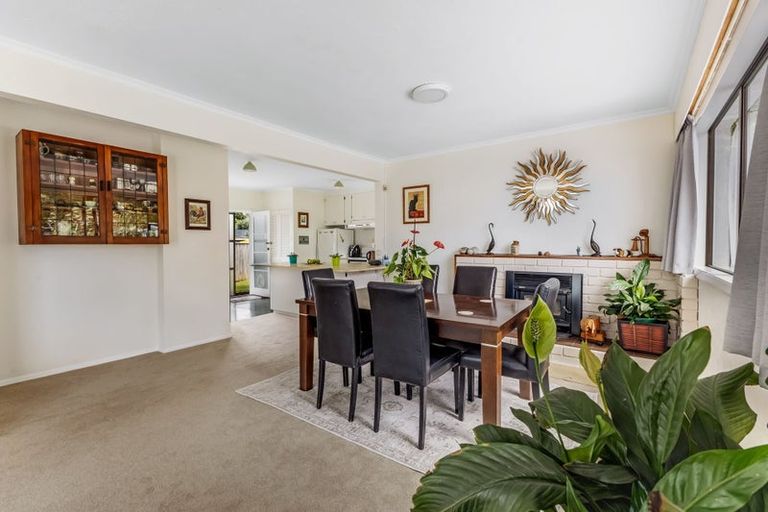 Photo of property in 10 Lawry Street, Moturoa, New Plymouth, 4310