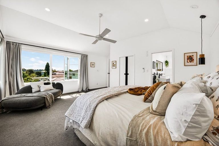 Photo of property in 6 Blacks Road, Greenhithe, Auckland, 0632