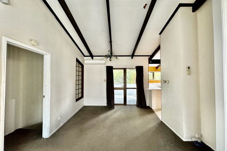 Photo of property in 17 Lane Road, Weymouth, Auckland, 2103