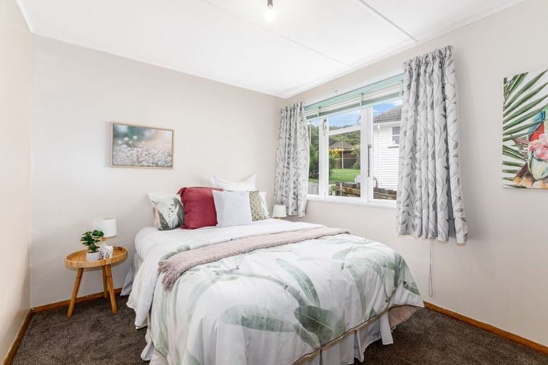 Photo of property in 8 Ngahue Crescent, Elsdon, Porirua, 5022