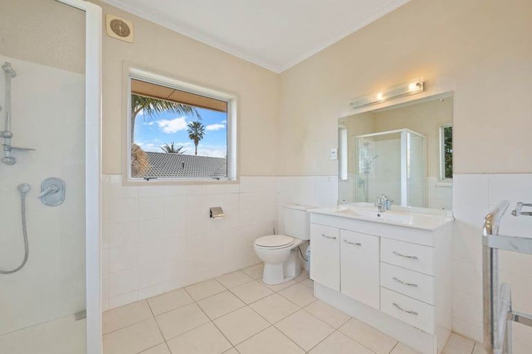 Photo of property in 5 The Anchorage, Sunnyhills, Auckland, 2010