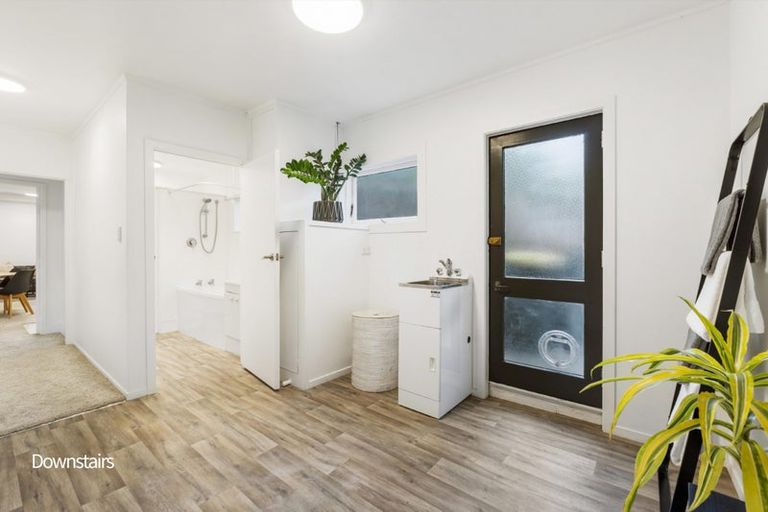 Photo of property in 32 Rosecamp Road, Beach Haven, Auckland, 0626