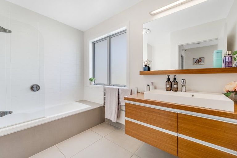 Photo of property in 9 Shelly Beach Parade, Cockle Bay, Auckland, 2014