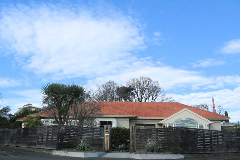 Photo of property in 15 George Street, Hospital Hill, Napier, 4110