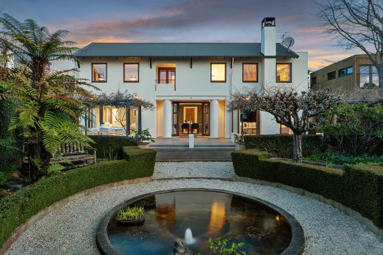 Photo of property in 15 Rhodes Street, Merivale, Christchurch, 8014