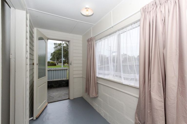 Photo of property in 98 Centennial Avenue, Waitara, 4320
