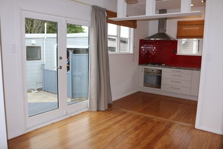 Photo of property in 15 Webb Street, Terrace End, Palmerston North, 4410