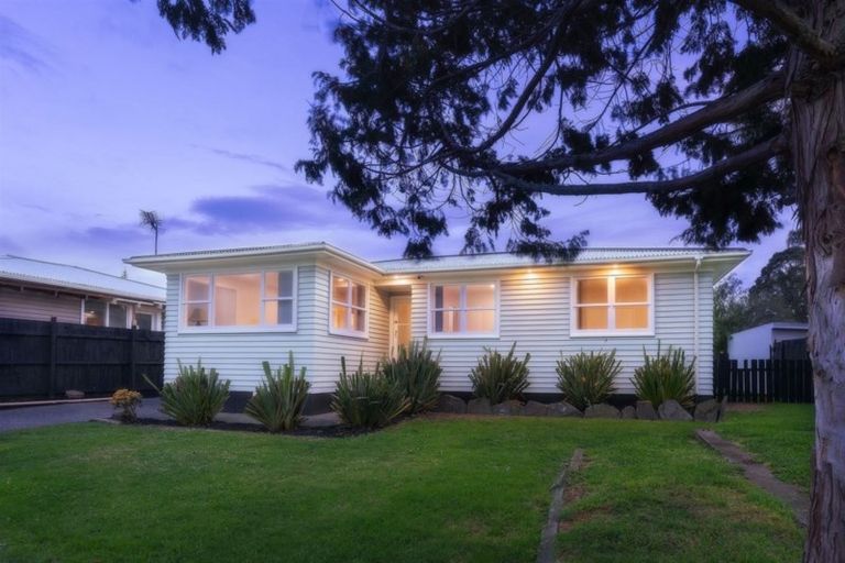 Photo of property in 13 Addington Avenue, Manurewa, Auckland, 2102