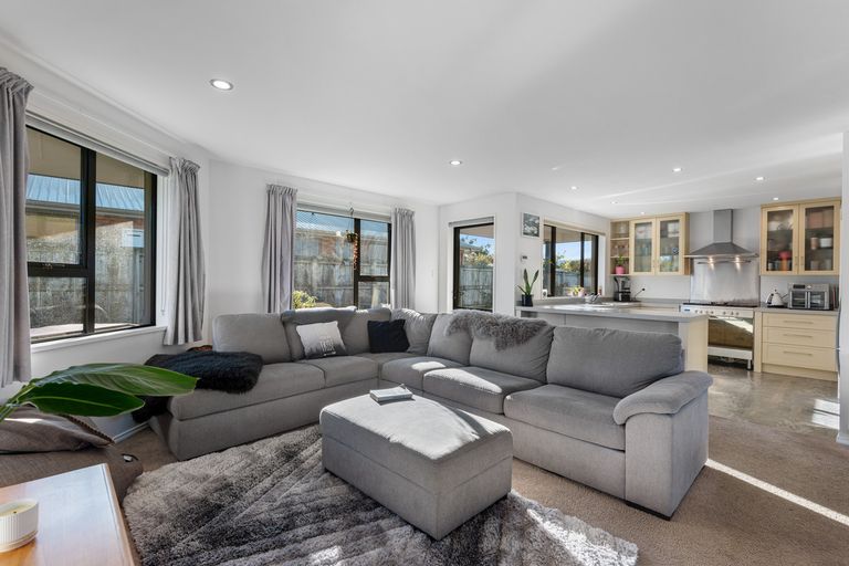 Photo of property in 1 White Hart Lane, Mosgiel, 9024