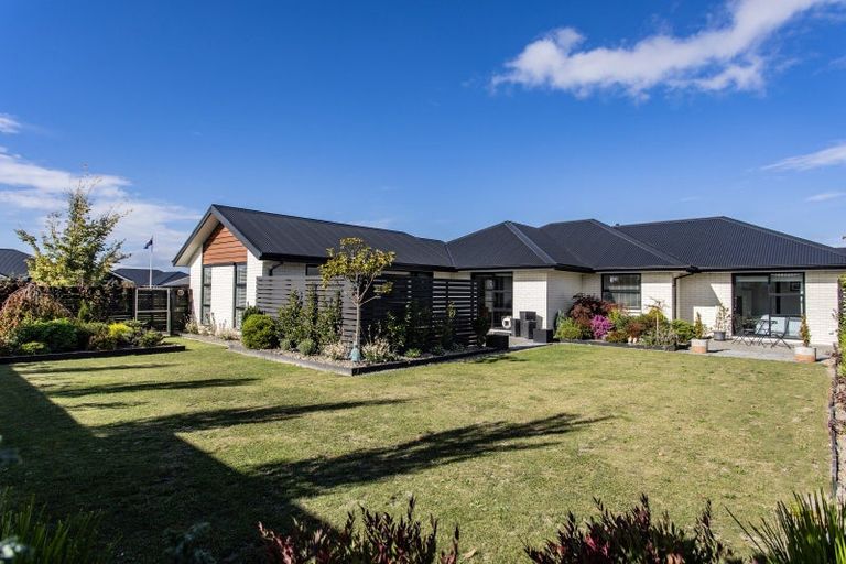 Photo of property in 28 Highgate Drive, Rangiora, 7400