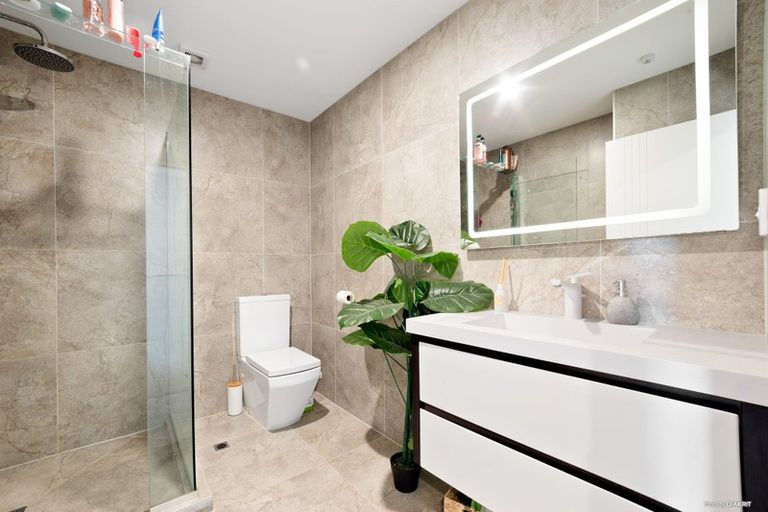 Photo of property in 18 Peony Mews, Oteha, Auckland, 0632