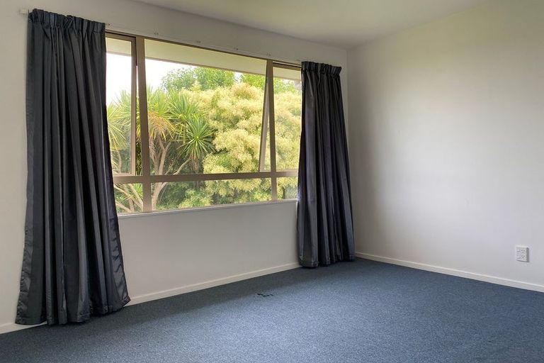 Photo of property in 17 Meteor Place, Schnapper Rock, Auckland, 0632