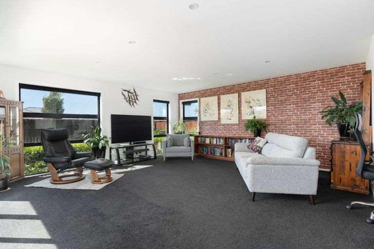 Photo of property in 19 Whincops Road, Halswell, Christchurch, 8025
