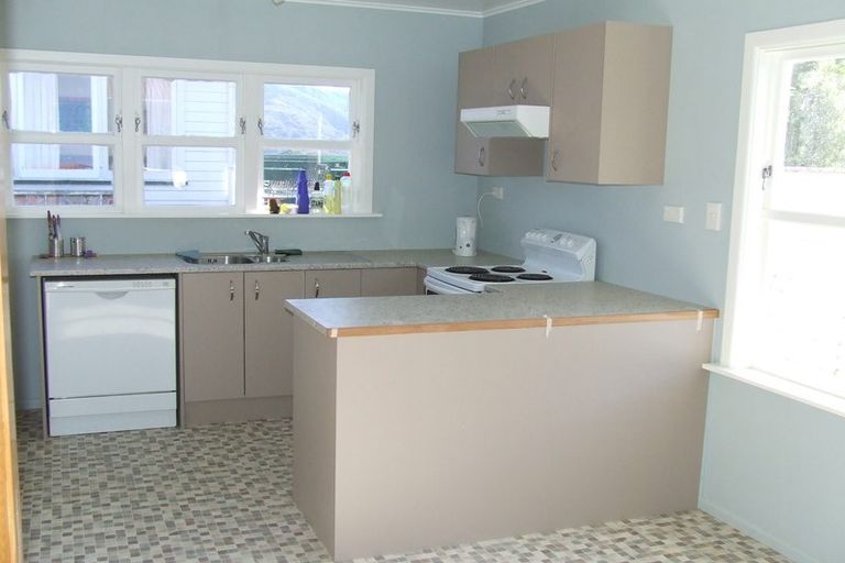 Photo of property in 25 Pollard Street, Wainuiomata, Lower Hutt, 5014