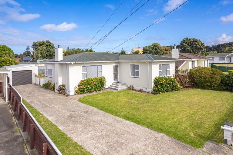 Photo of property in 203 Cornfoot Street, Castlecliff, Whanganui, 4501
