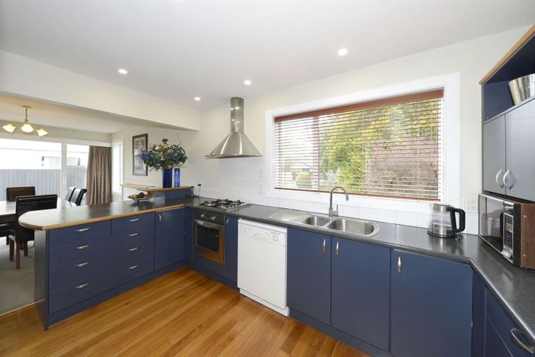Photo of property in 23 Burnside Crescent, Burnside, Christchurch, 8053