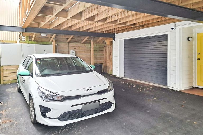 Photo of property in Pirie Street Townhouses, 35/35 Pirie Street, Mount Victoria, Wellington, 6011