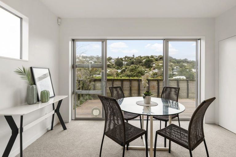 Photo of property in 39 Tiketike Way, Brooklyn, Wellington, 6021