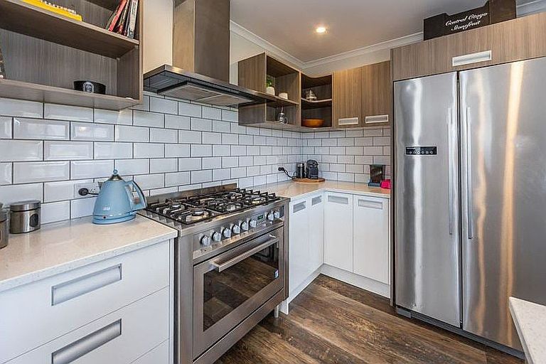 Photo of property in 6 Burnham School Road, Rolleston, 7614