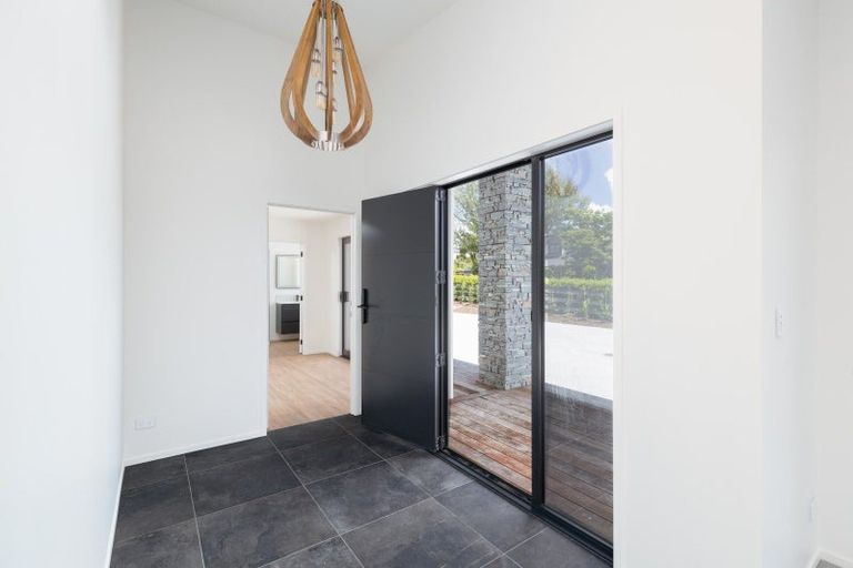 Photo of property in 2 Marsden Place, Hurworth, New Plymouth, 4310