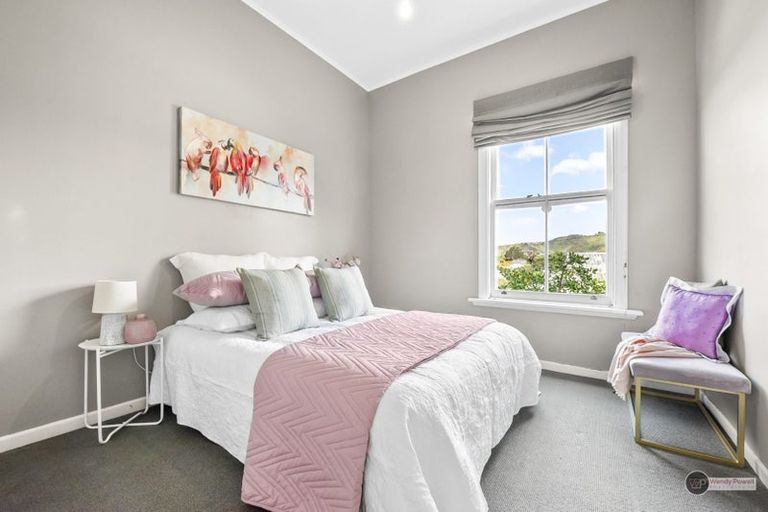 Photo of property in 1 Fairview Crescent, Kelburn, Wellington, 6012