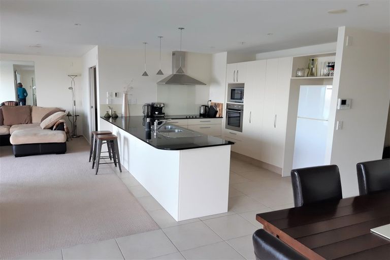 Photo of property in 11/72d Devonport Road, Tauranga, 3110