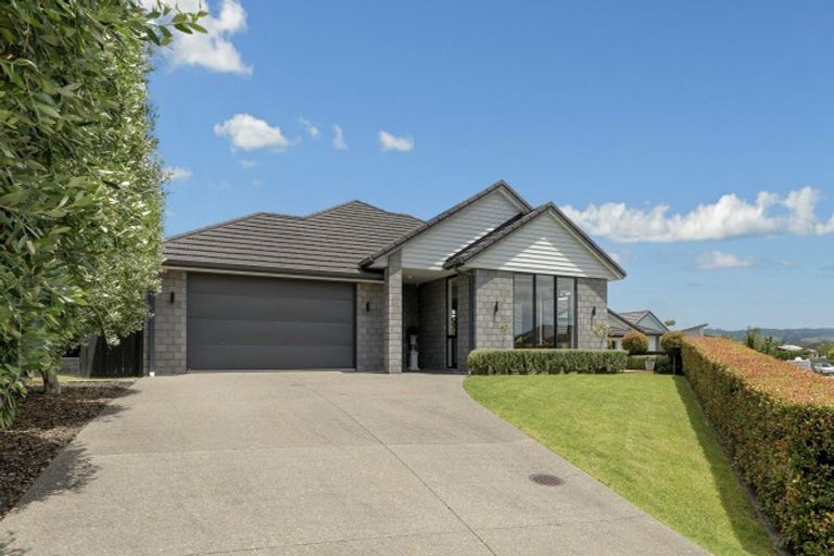 Photo of property in 10 Benmore Crescent, Pyes Pa, Tauranga, 3112