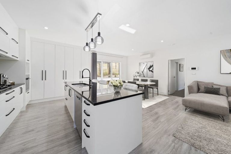 Photo of property in 26 Ascension Crescent, Orewa, 0931