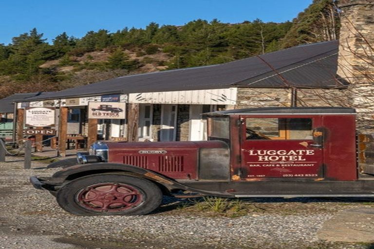 Photo of property in 6 Lake Mckay Drive, Luggate, 9382