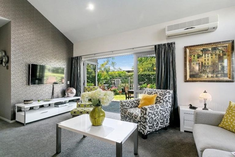 Photo of property in 15 Parata Street, Two Mile Bay, Taupo, 3330