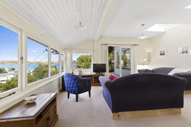 Photo of property in 4 Gordon Road, Plimmerton, Porirua, 5026