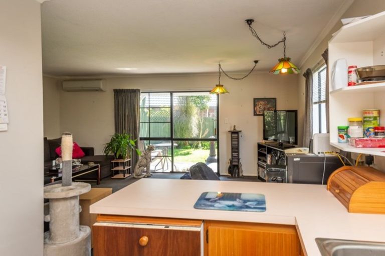 Photo of property in 2/49a Main Road, Redcliffs, Christchurch, 8081