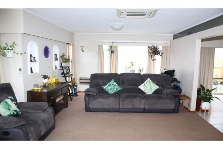 Photo of property in 13a Cross Street, Regent, Whangarei, 0112