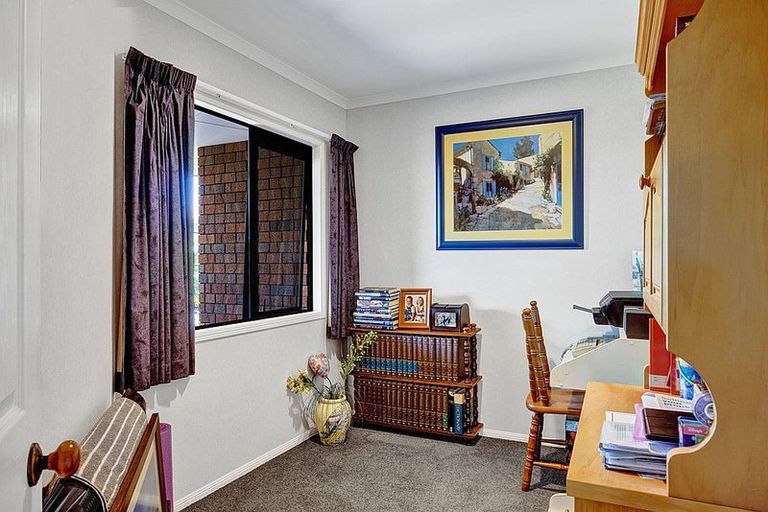 Photo of property in 36 Camberwell Road, Hawera, 4610