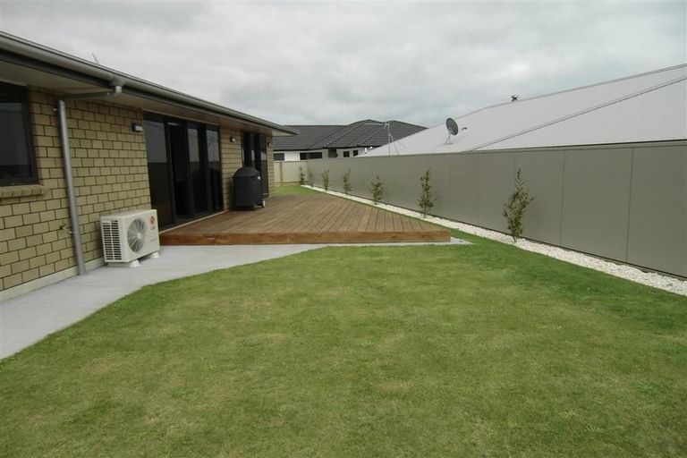 Photo of property in 51 Alberta Road, Glen Avon, New Plymouth, 4312