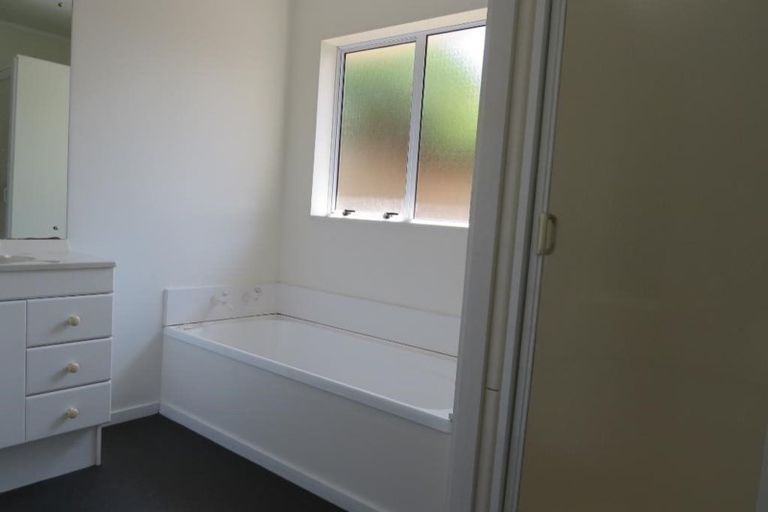 Photo of property in 1b Trinity Place, Paraparaumu Beach, Paraparaumu, 5032