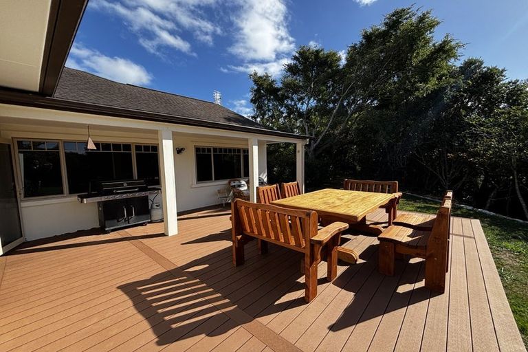 Photo of property in 26 Shelter Grove, Frankleigh Park, New Plymouth, 4310