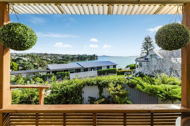 Photo of property in 11 Rangitoto View Road, Cockle Bay, Auckland, 2014