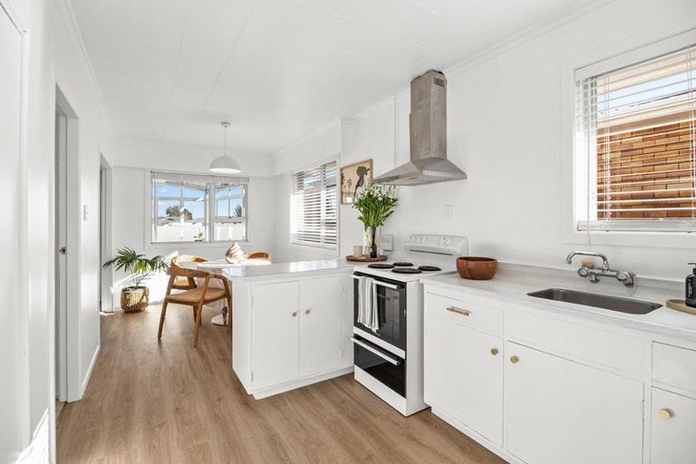 Photo of property in 109 Govett Avenue, Frankleigh Park, New Plymouth, 4310