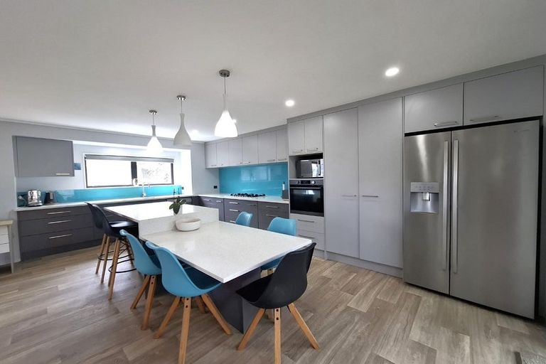 Photo of property in 38 Brougham Place, West Harbour, Auckland, 0618